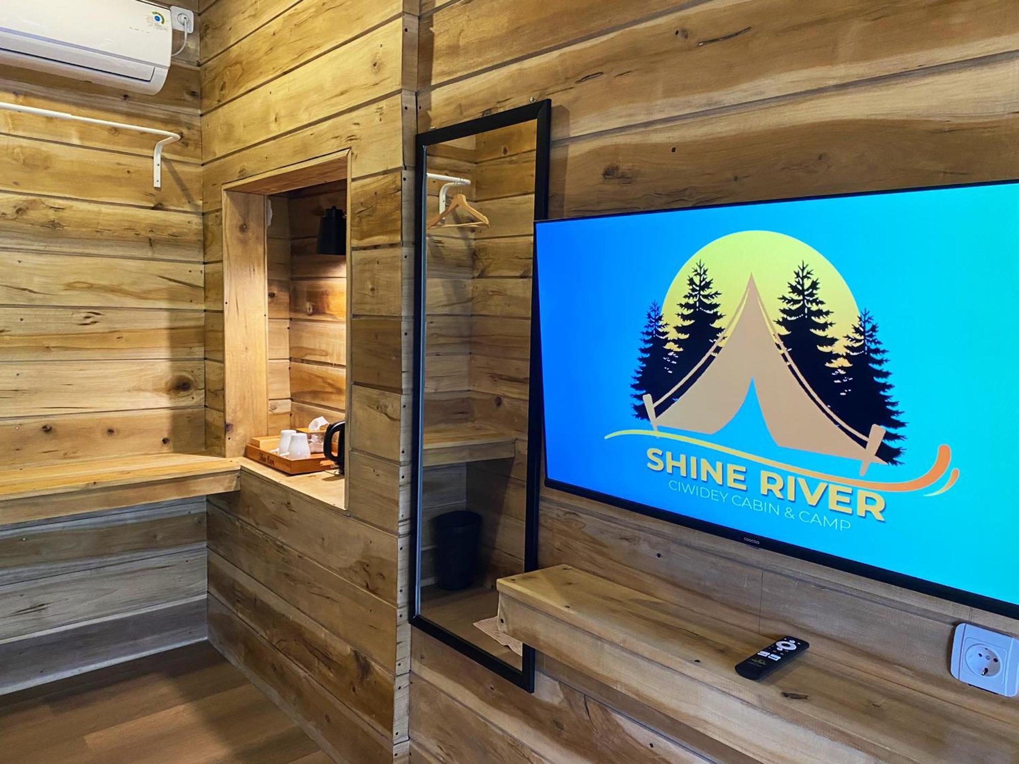 סיווידיי Shine River מראה חיצוני תמונה